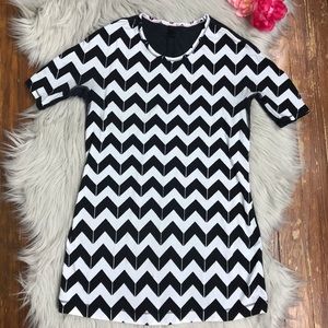Lululemon Devotion Chevron Tee